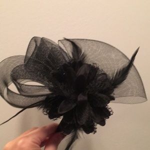 Black derby fascinator